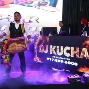 New Year Eve with Ameesha Patel-Live Performance 23-24